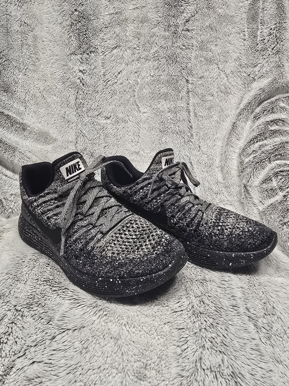 Nike Women’s Black/Gray Knit Running Shoes